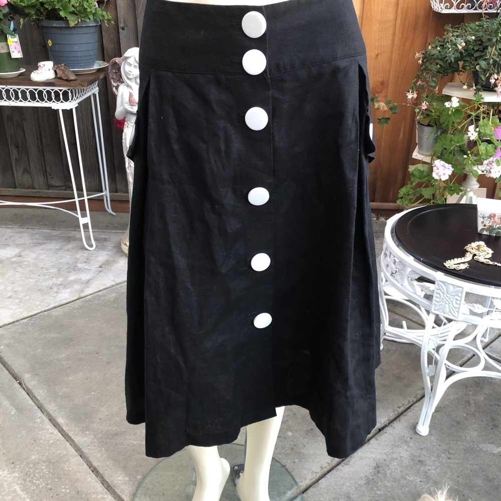 Black Linen skirt with white buttons on front. MIDI A Shape - Picture 6 of 6